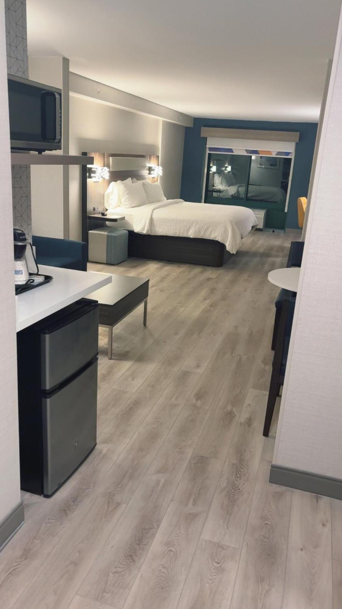 Holiday Inn Express Hotel & Suites Drums-Hazelton By Ihg Exterior foto